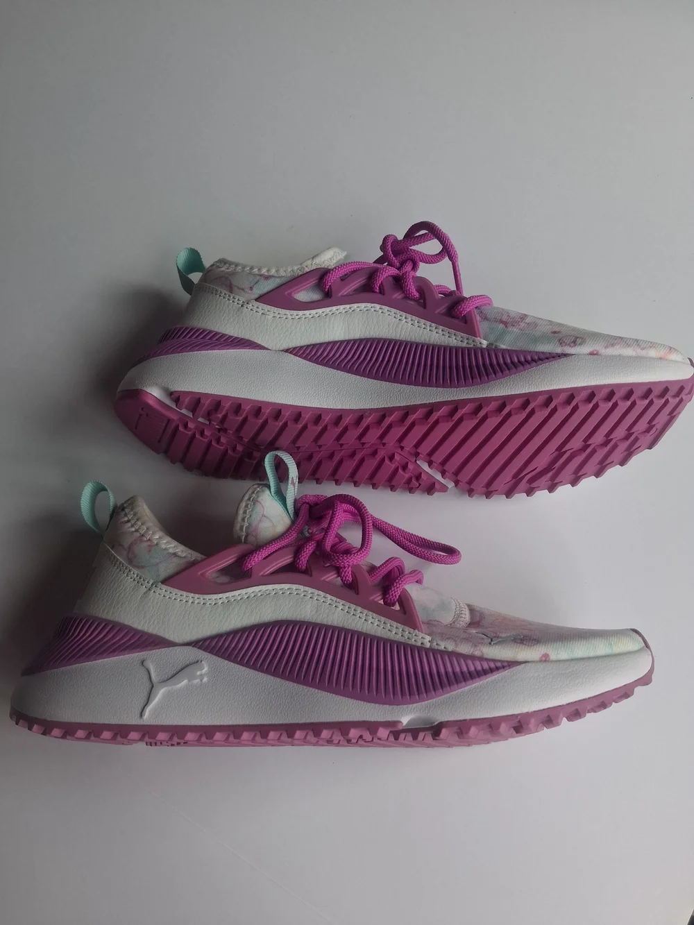 Puma Kids Bubble Print Sneakers in Pink, Mint and White Size 4